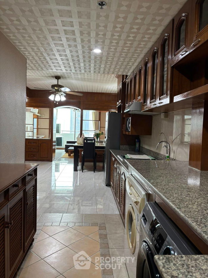picture 2-BR Condo at Supalai Park Phaholyothin near BTS Ha Yaek Lat Phrao (ID 2464254) - 8/11