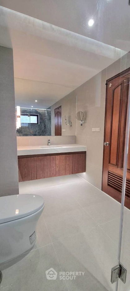 รูป คอนโด 2-ห้องนอน ที่ ลาส โคลินาส ใกล้ BTS อโศก (ID 2462529) - รูปที่ 10/10