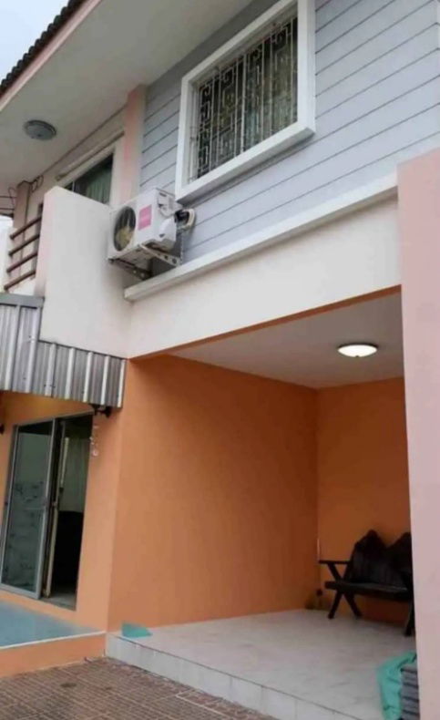 รูป H 940 ให้เช่า บ้านเดี่ยว 2 ชั้น ม.เกษมสันต์ ซ.อ่อนนุช17 สภาพดี มีเฟอร์นิเจอร์ ราคา 22,000 บาท - รูปที่ 2/9