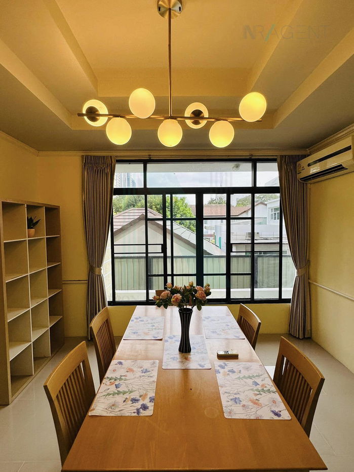 picture For Rent 4-story Townhouse CHICHA CASTLE 3 bedroom 4 bathroom - 3/8