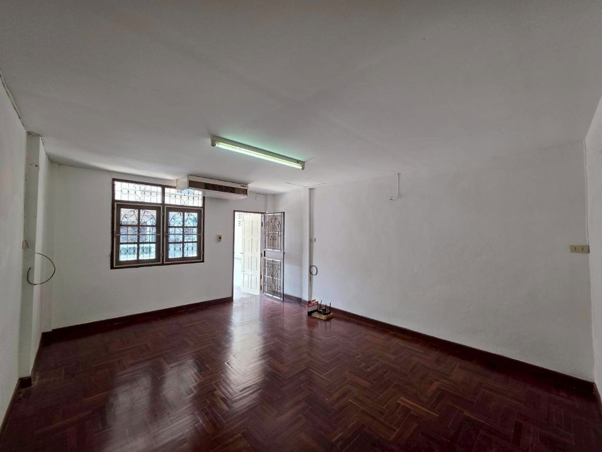 picture For Sale  Townhouse Near BTS Bang Chak (2.5 km), Sukhumvit 93 – Soi Phung Mi 50 - 7/13