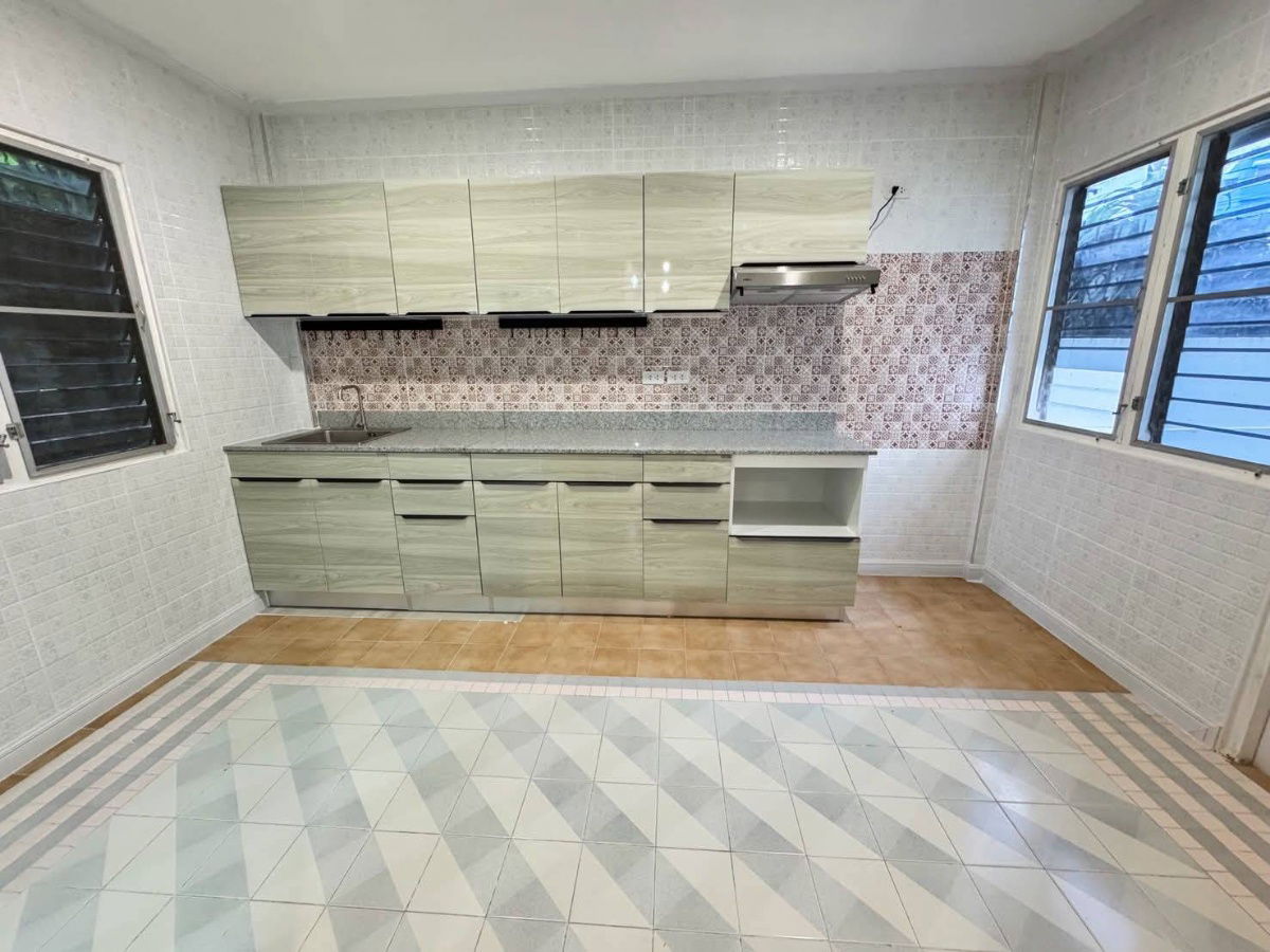 picture Home For Rent Ladprao-Wanghin 18, 3 Bedrooms 3 Bathroom Ready to Move Line ID : @hatcheryAgent  - 18/20