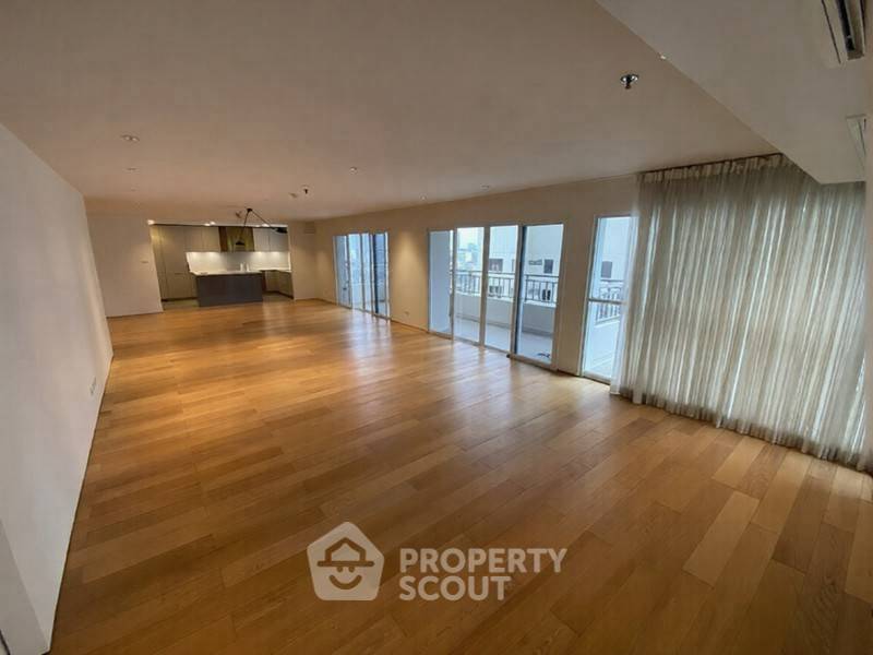 picture 4-BR Condo at Sathorn Park Place Condominium near MRT Lumphini (ID 2464713) - 2/11