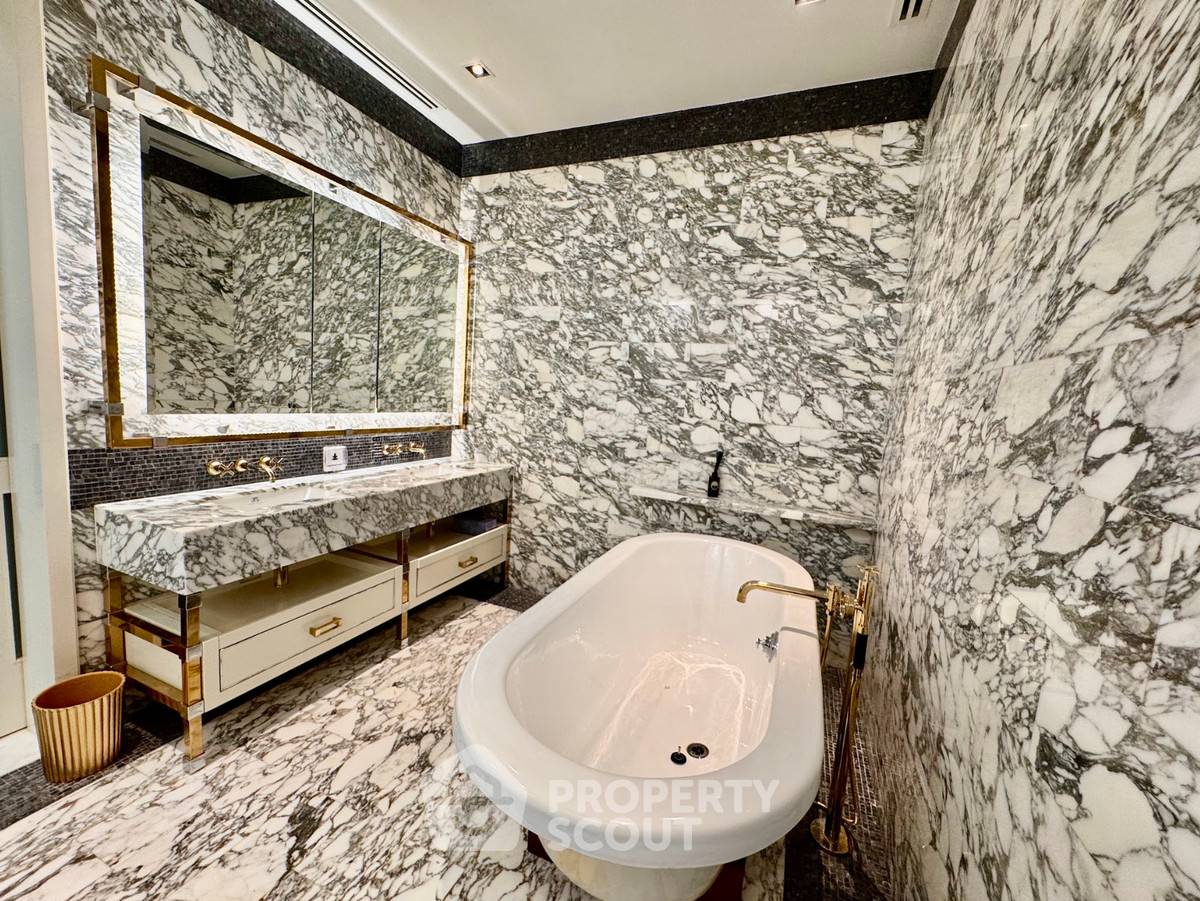 picture 4-BR Condo at The Ritz-Carlton Residences, Bangkok near BTS Chong Nonsi (ID 2464489) - 29/37