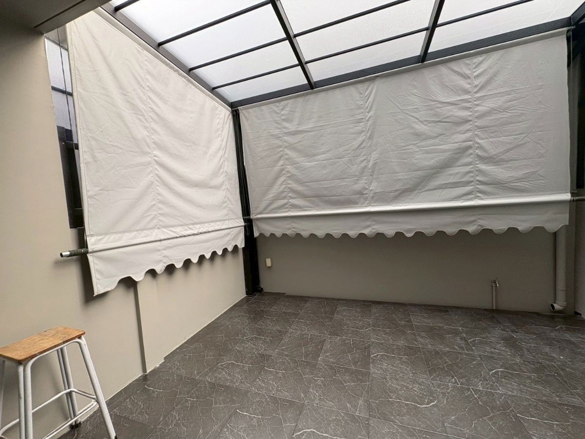 picture For Rent: Noble Cube Pattanakarn 3-storey modern home, only 10 minutes to Ekkamai–Thonglor. Land size 22 sq.wah, usable area 200 sq.m. 3 bedrooms - 20/21