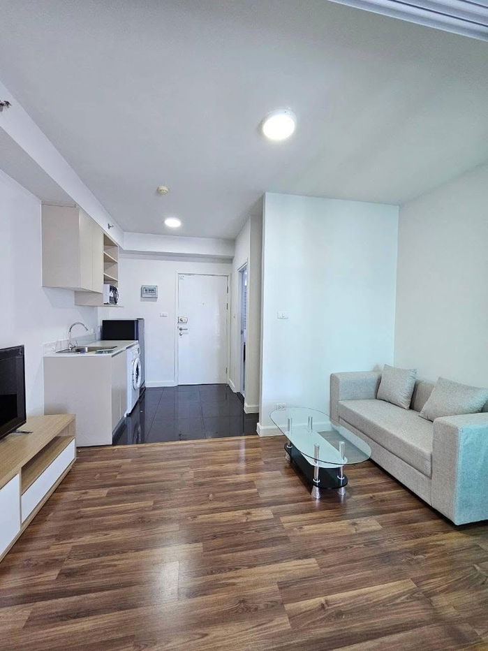 picture code : E100 a space ME Rattanathibet - 17/24