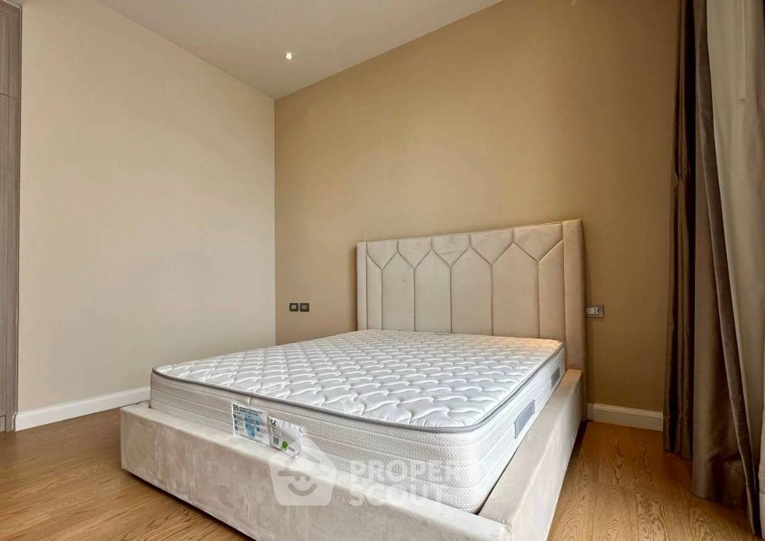 picture 2-BR Condo at Magnolias Waterfront Residences near BTS Saphan Taksin (ID 2463771) - 2/6