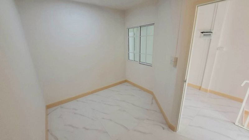 รูป ฟรีโอน! ทาวน์เฮ้าส์ 2 ชั้น มนวดี วัดลาดปลาดุก (ซอย 13) | 3 นอน ตกแต่งใหม่ พร้อมอยู่! | 1.59 ลบ. - รูปที่ 13/20