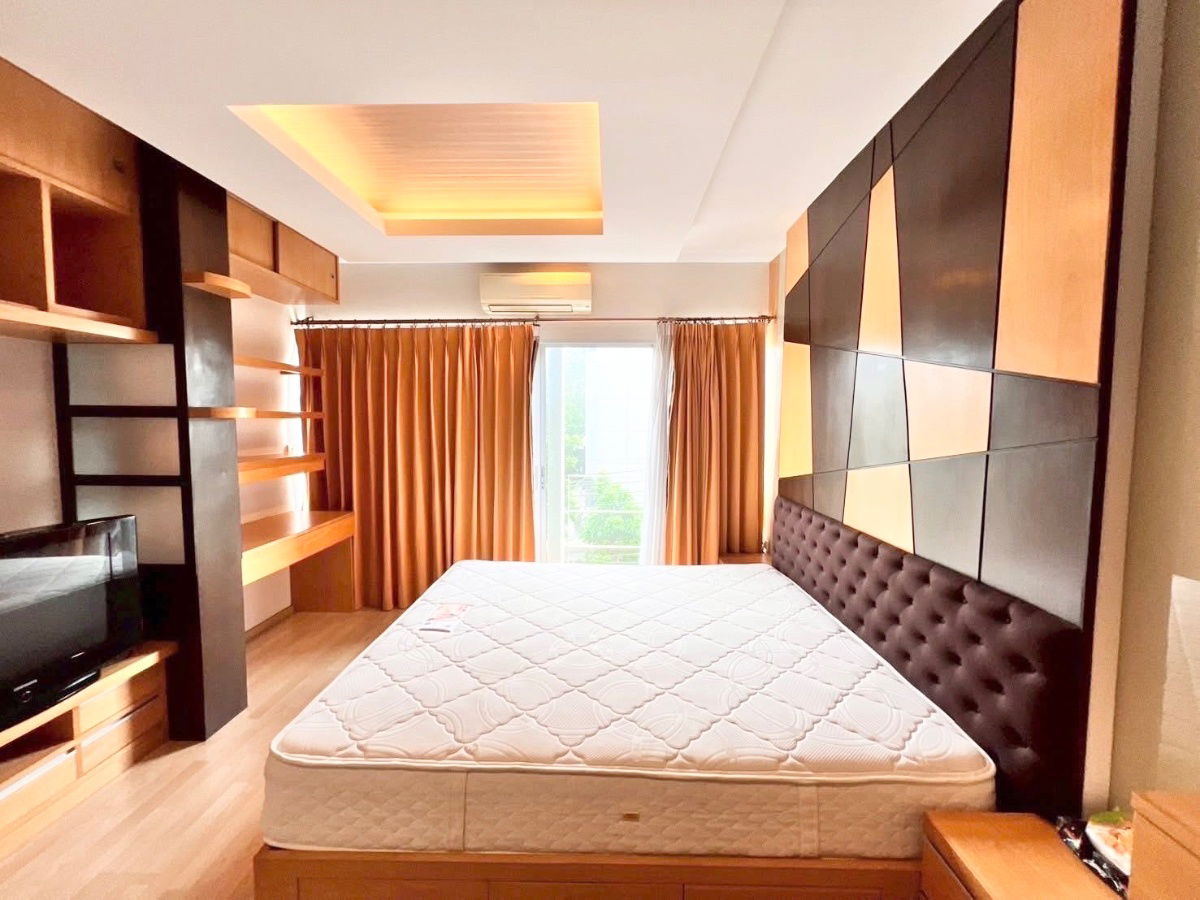 picture For Rent Noble Cube Pattanakarn 3-storey townhome, fully furnished with full electrical appliances. Ready to move in. near Ekkamai–Thonglor - 4/9