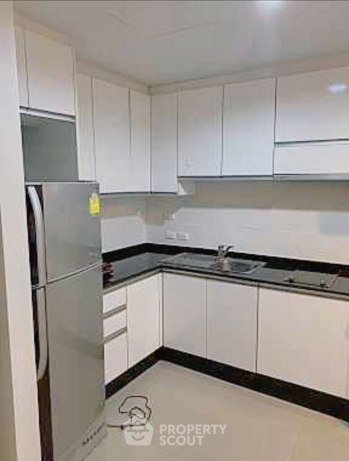 picture 2-BR Condo at Serene Place Sukhumvit 24 Condominium near BTS Phrom Phong (ID 1369117) - 3/8