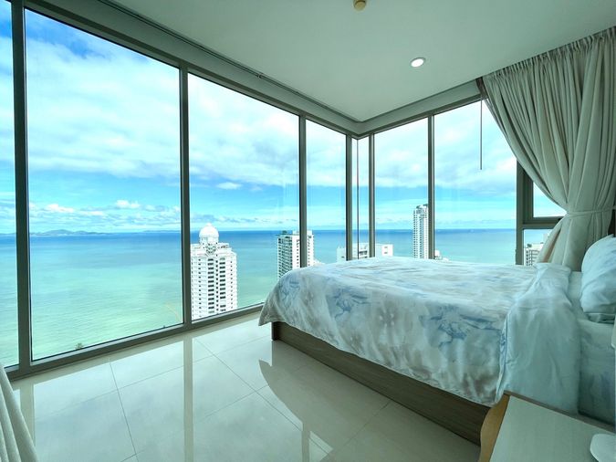 For rent The Riviera Wongmat Beach SeaView Corner room 