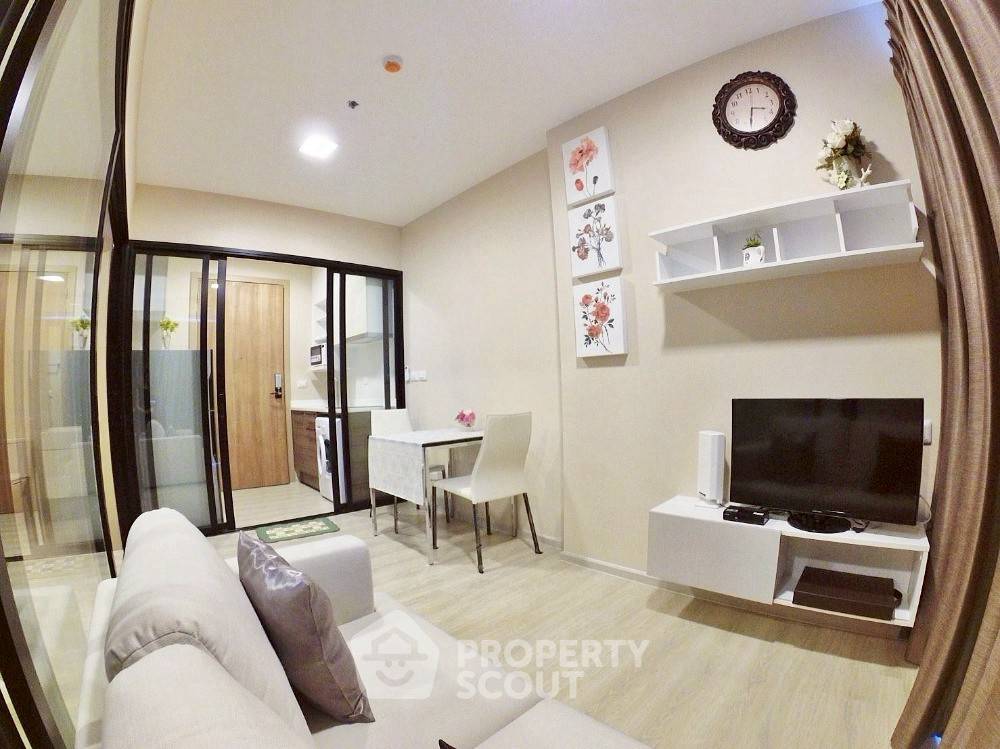 picture 1-BR Condo at Condolette Midst Rama 9 near MRT Phra Ram 9 (ID 2465796) - 2/11