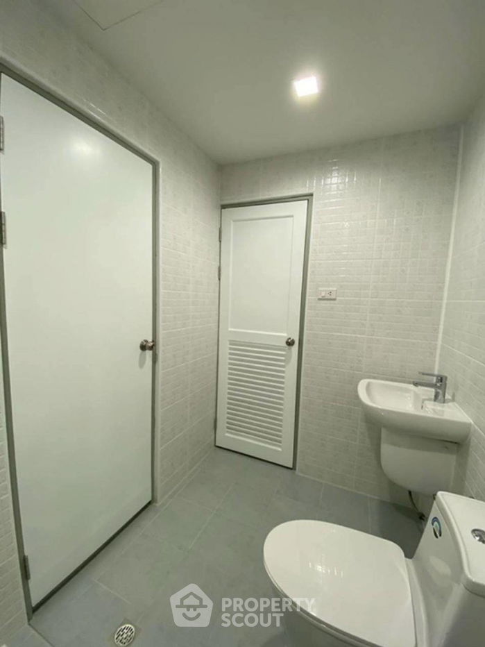 รูป คอนโด 2-ห้องนอน ที่ ประสานมิตร คอนโดมิเนียม ใกล้ BTS อโศก (ID 2461801) - รูปที่ 10/11