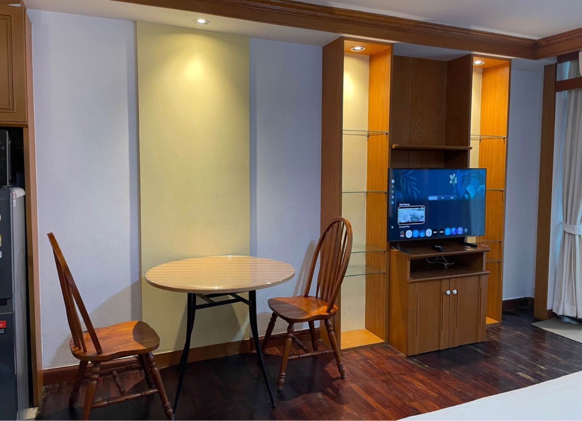 picture Pipat Place - 6/11