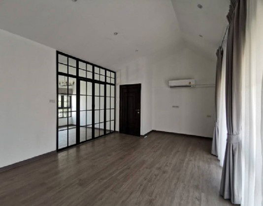 รูป  ให้เช่าทาวน์โฮม 3 ชั้น ซอยวิภาวดีรังสิต 58 /ตกแต่งหรู ตกแต่งสวย / ไม่มีเฟอร์นิเจอณ์ / จอดรถได้ 2 คัน แอร์ 4 เครื่อง อยู่อาศัย หรือ Home Office - รูปที่ 5/16