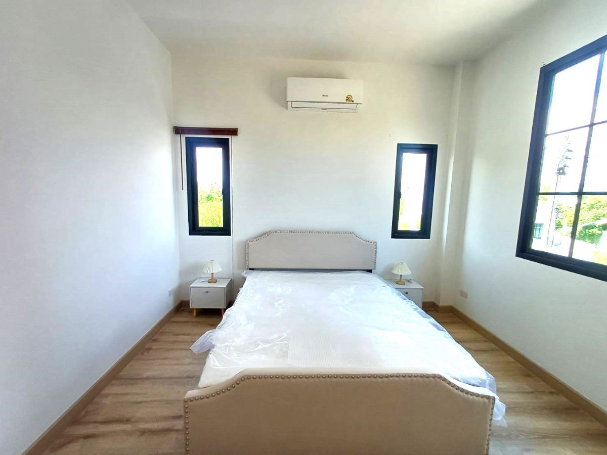 รูป ให้เช่าบ้านเดี่ยวสองชั้น 5 ห้องนอน 4 ห้องน้ำ 1 ห้องครัว 2 ที่จอดรถ - รูปที่ 15/30