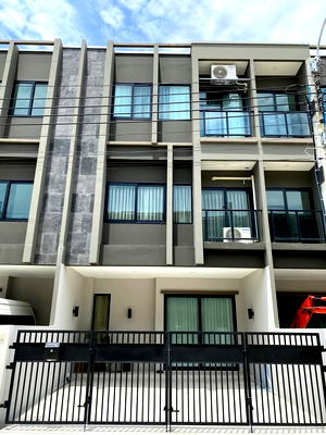 เช่าทาวน์โฮม เดอะ คริสตัล เอสบี : 💥CP-9603💥ให้เช่า ทาวน์โฮม 3 ชั้น โครงการ เดอะ เมิร์ธ ไลท์ ราชพฤกษ์ - พระราม 5 เฟอร์และเครื่องใช้ไไฟ้าครบ พร้อมเข้าอยู่👉แอดไลน์ @goodcondo