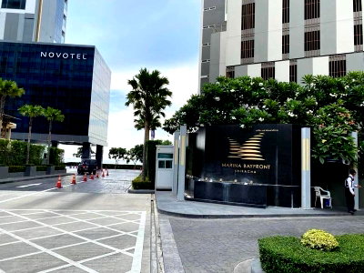 Condos for sale : Luxury condo for sale, cheap price, Marina Bay Front, in the heart of Sriracha, community area