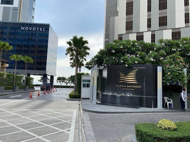 picture Luxury condo for sale, cheap price, Marina Bay Front, in the heart of Sriracha, community area - 1/12