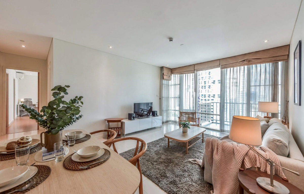 picture Fullerton                         condo - 8/14