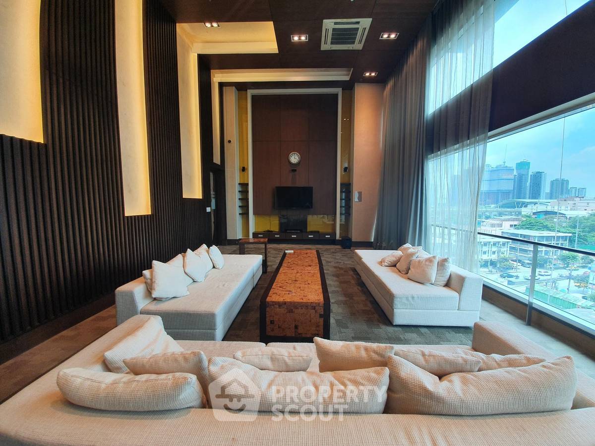 picture 1-BR Condo at Circle Condominium near MRT Phetchaburi (ID 452756) - 1/11