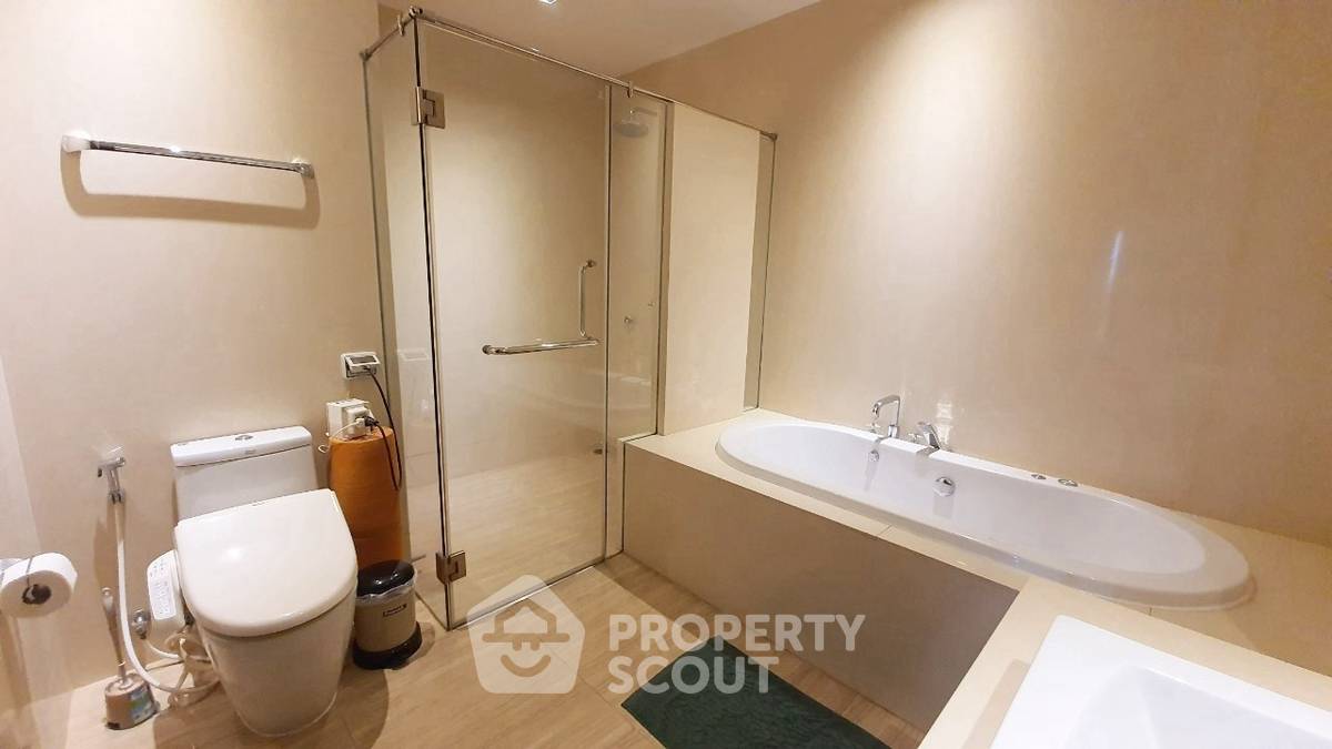 picture 2-BR Condo at The Madison near BTS Phrom Phong (ID 2466424) - 9/14