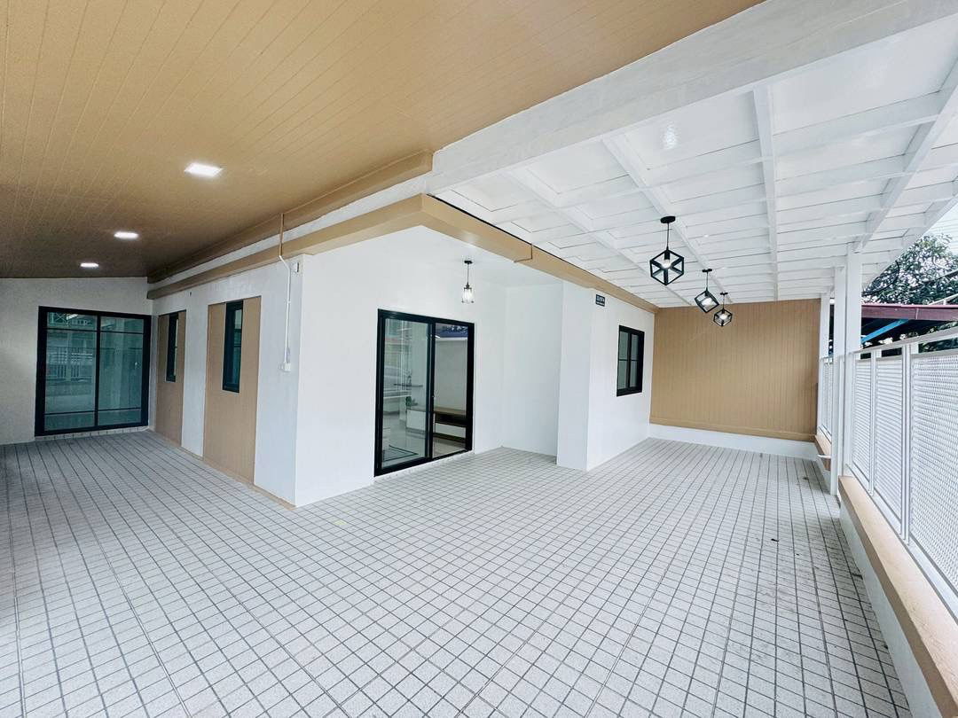 รูป ทาวน์เฮ้าส์ 2 ชั้น #หมู่บ้านพฤกษา3 วัดลาดปลาดุก! หลังริม เนื้อที่ 24 ตร.วา มีพื้นที่ด้านข้าง! ฟังก์ชันใหญ่ 4 ห้องนอน 2 ห้องน้ำ ต่อเติมระเบียงหน้าบ้าน - รูปที่ 3/20