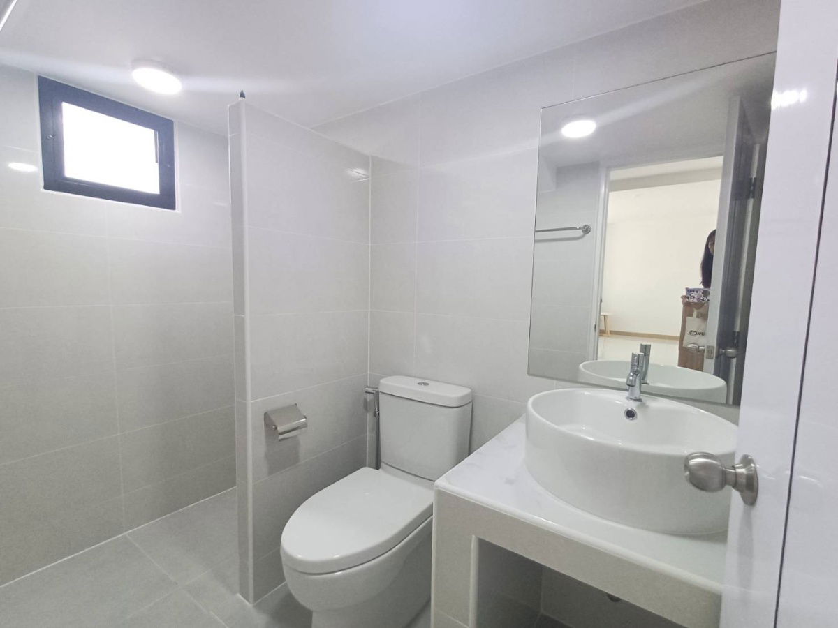 รูป ให้เช่าบ้านเดี่ยวสองชั้น 5 ห้องนอน 4 ห้องน้ำ 1 ห้องครัว 2 ที่จอดรถ - รูปที่ 25/30