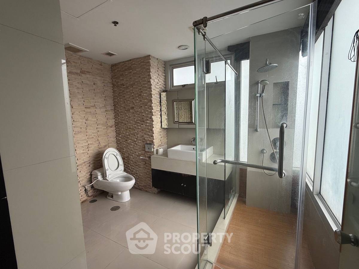 picture 3-BR Condo at Nusasiri Grand Condominium near BTS Ekkamai (ID 1989699) - 1/5