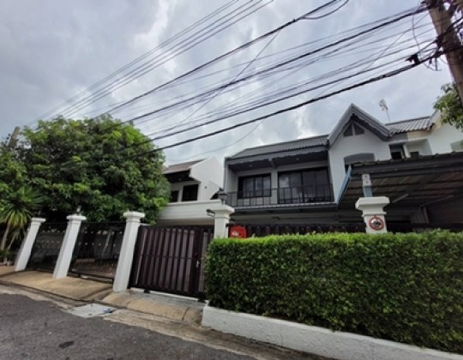 ให้เช่าบ้านเดี่ยว 2 ชั้น ซอยประชาราษฎร์บำเพ็ญ 26 ตกแต่งพร้อม เฟอร์นิเจอร์บางส่วน แอร์ 6 เครื่อง จอดรถ 3 คัน อยู่อาศัย หรือ Home Office