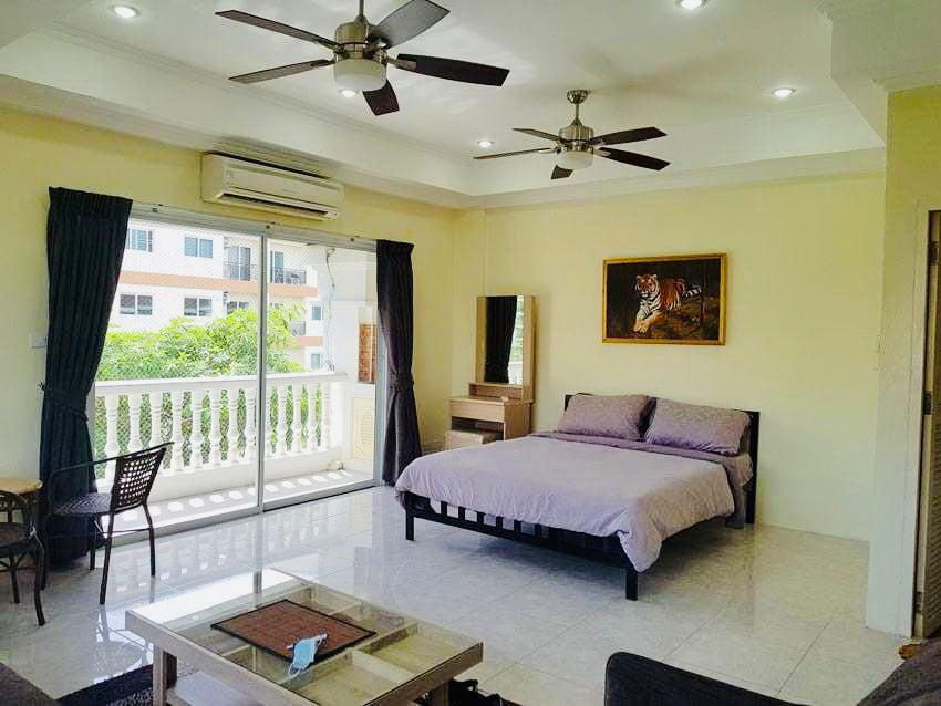 รูป KT0003📲LineID @556ryccg🏘️สตูดิโอ 40 ตรม ชั้น 5 แถมเฟอร์นิเจอร์ Majestic Jomtien Condo | มาเจสติค จอมเทียน คอนโด - รูปที่ 1/7