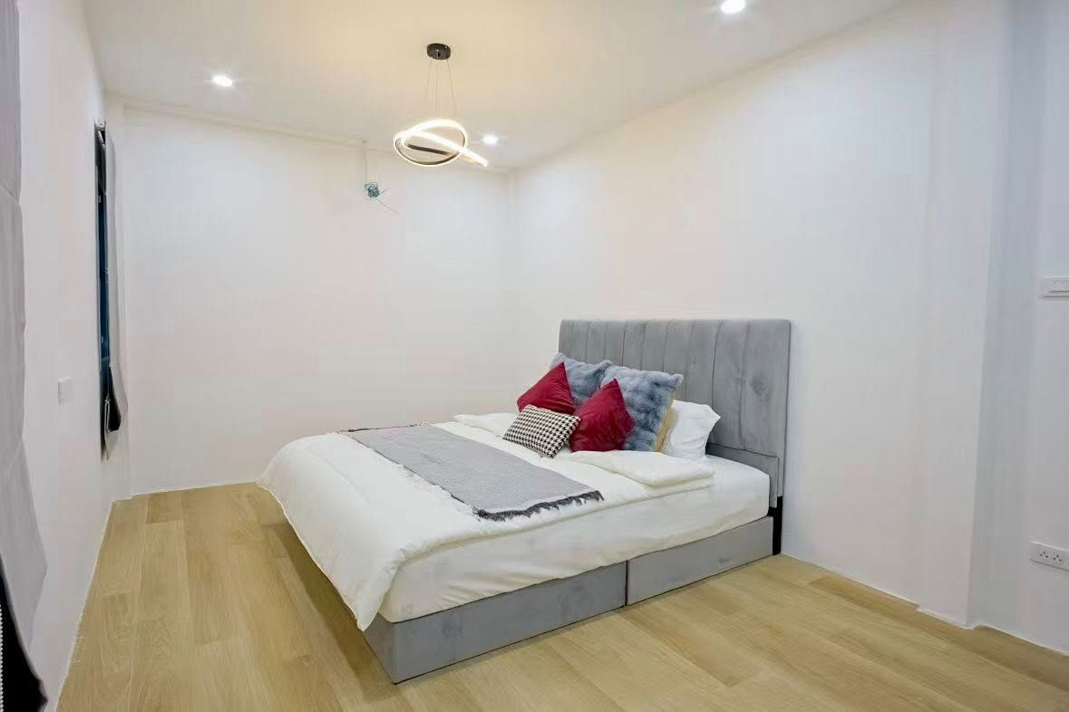 รูป ขายทาวน์เฮ้าส์ 2 ชั้น พัทยา รีโนเวทใหม่ พร้อมเฟอร์นิเจอร์บิลต์อิน ทำเลทอง ถนนเทพประสิทธิ์ - รูปที่ 9/21