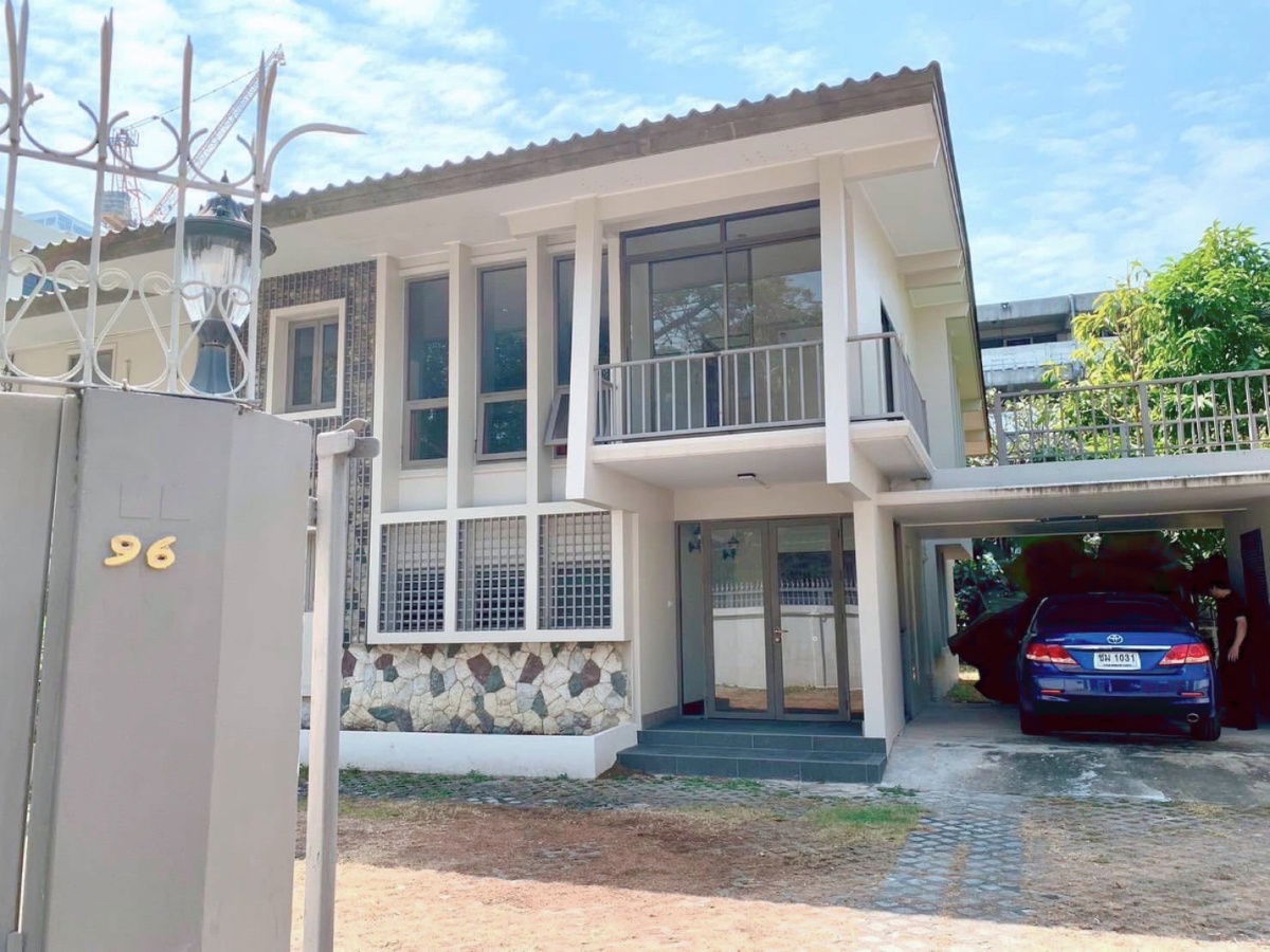 รูป ✨ ให้เช่าบ้านเดี่ยวสวย 297 ตรว. อารีย์–ราชครู | พื้นที่ใหญ่ สวนร่มรื่น + Maid Quarter แยกส่วน - รูปที่ 1/11