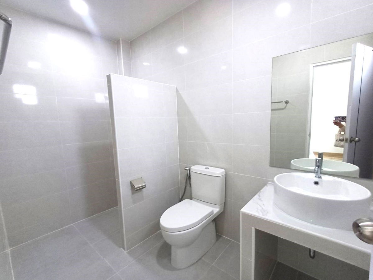 รูป ให้เช่าบ้านเดี่ยวสองชั้น 5 ห้องนอน 4 ห้องน้ำ 1 ห้องครัว 2 ที่จอดรถ - รูปที่ 13/30