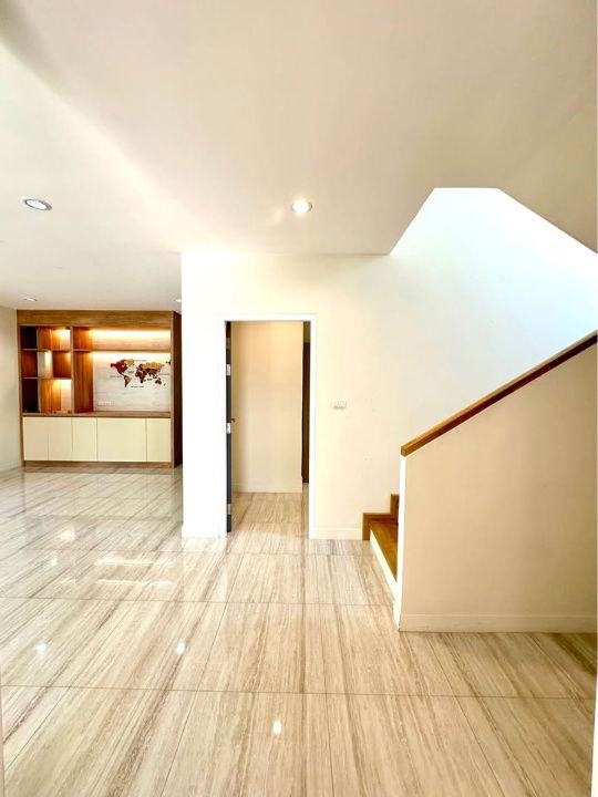 รูป ขายบ้านเดี่ยว 2 ชั้น 4 ห้องนอน 3 ห้องน้ำ 1 ห้องครัว 3 ที่จอดรถ - รูปที่ 9/17