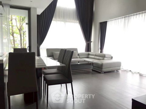 คอนโด 3-ห้องนอน ที่ ดาวน์ทาวน์ 49 สุขุมวิท ใกล้ BTS พร้อมพงษ์ (ID 2466216)