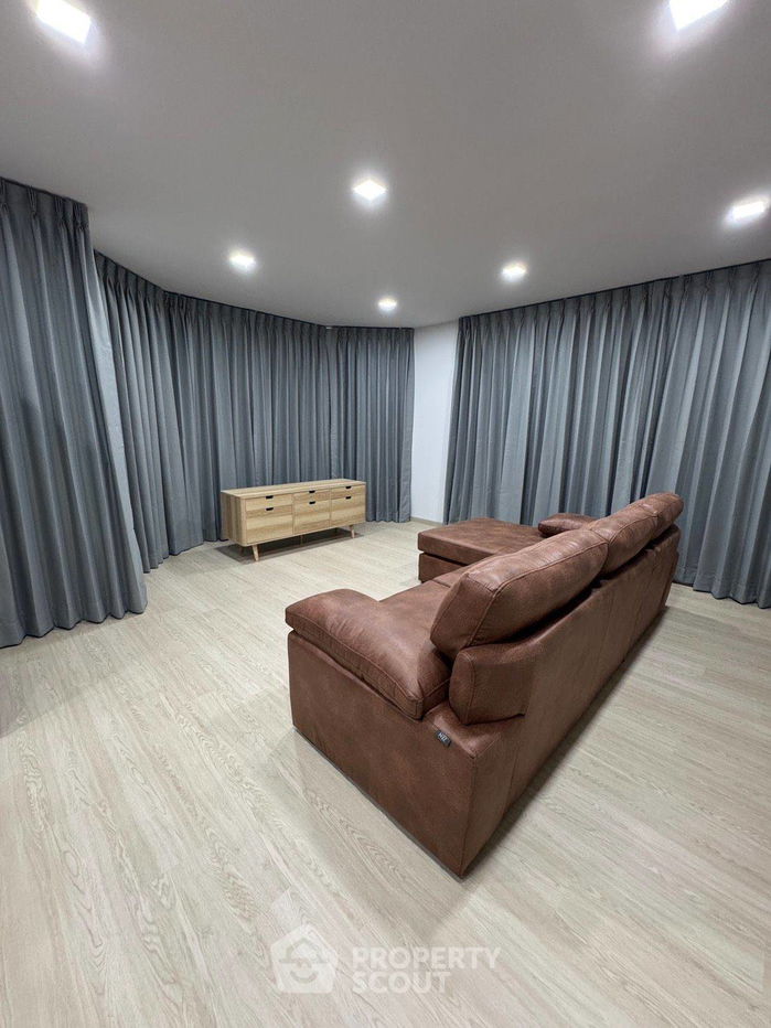 picture 2-BR Condo at Srivara Garden Condominium in Phlapphla (ID 2417833) - 2/10