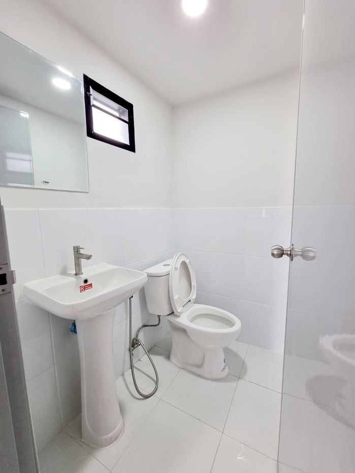 รูป ขายบ้านเดี่ยวชั้นเดียว 3 ห้องนอน 2 ห้องน้ำ 1 ห้องครัว 2 ที่จอดรถ - รูปที่ 4/6