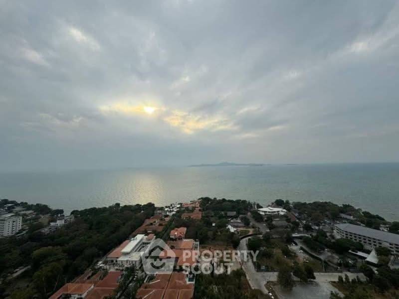 picture 2-BR Condo at The Peak Towers close to Phratamnak (ID 2453423) - 1/12