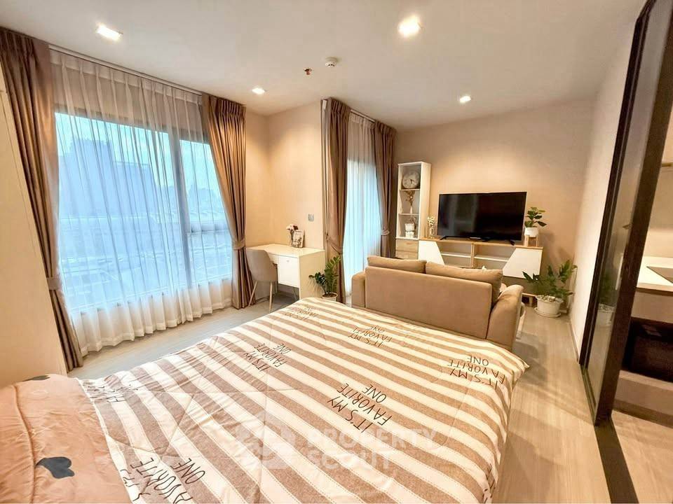 picture Studio Condo at Life Asoke - Rama 9 near MRT Phra Ram 9 (ID 2466703) - 1/16