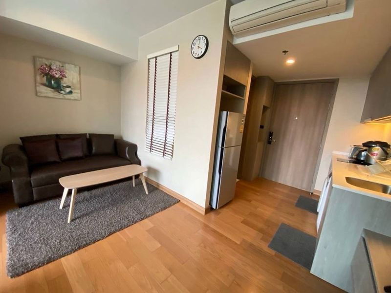 picture Luxury condo for sale, cheap price, Marina Bay Front, in the heart of Sriracha, community area - 5/12