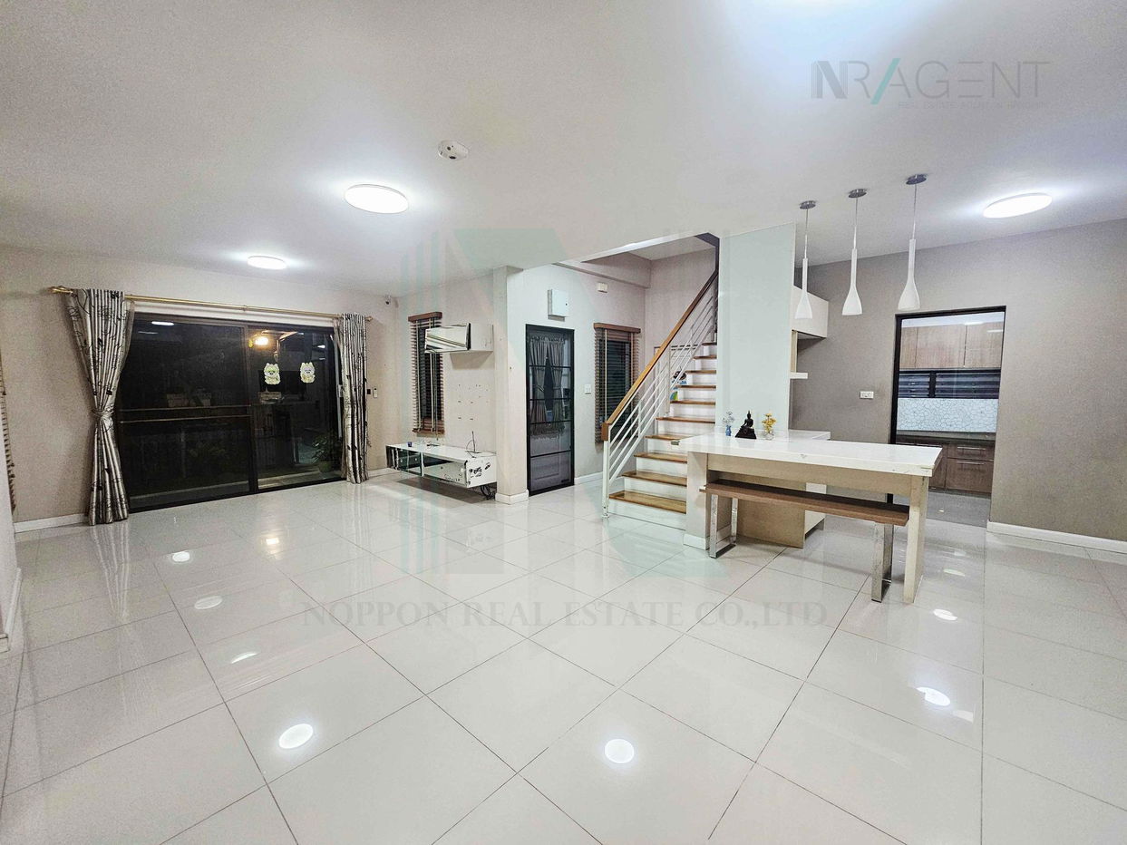 รูป 📌 ให้เช่าบ้านเดี่ยว 2 ชั้น มัณฑนา เลค วัชรพล 4 ห้องนอน 3 ห้องน้ำ - รูปที่ 2/8