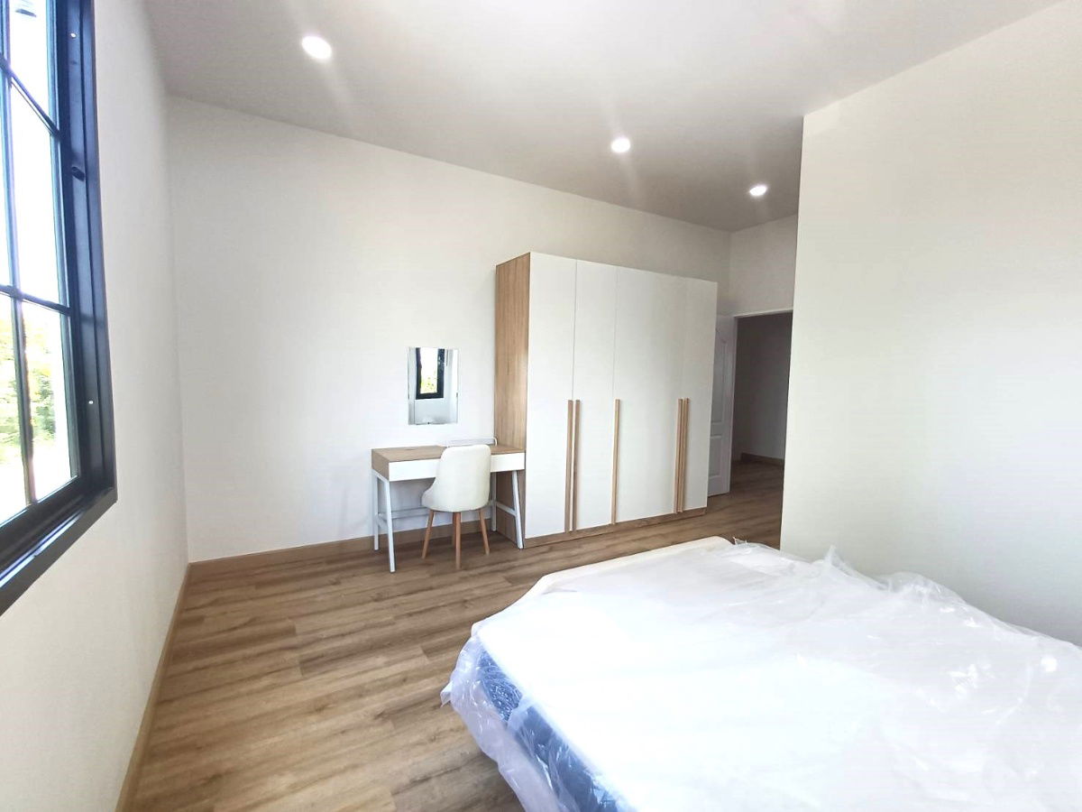 รูป ให้เช่าบ้านเดี่ยวสองชั้น 5 ห้องนอน 4 ห้องน้ำ 1 ห้องครัว 2 ที่จอดรถ - รูปที่ 8/30