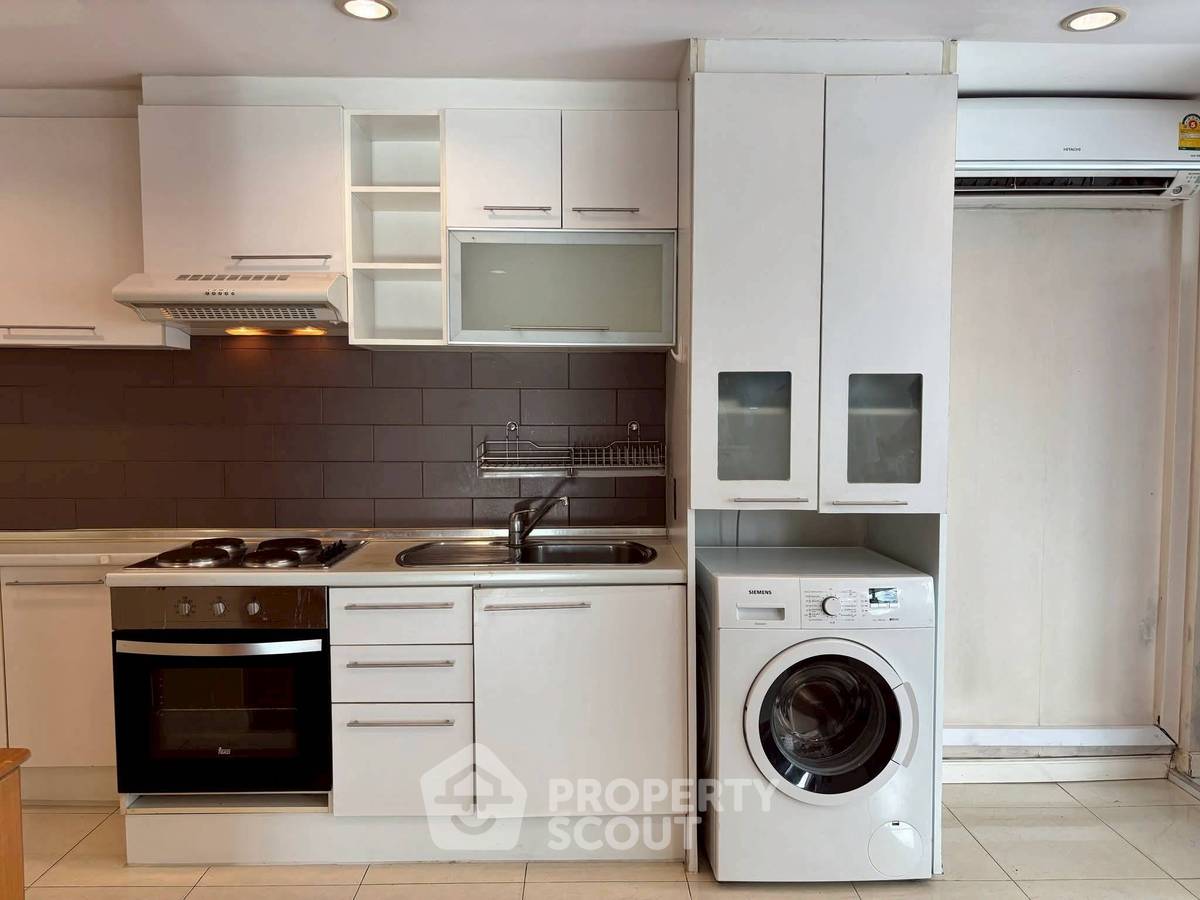 picture 2-BR Condo at Grand Park View Asoke near MRT Sukhumvit (ID 2359757) - 6/17
