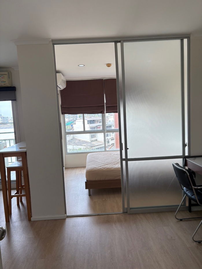 picture Condo for rent Lumpini Place Ratchayothin (equipped with washing machine) - 2/9