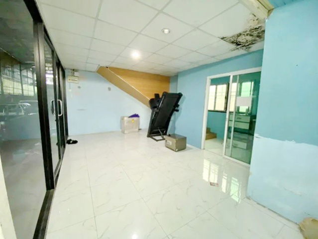 รูป เช่าคฤหาสน์2 ชั้นบ้าน 2 หลัง 780 ตร.ม. มีหลังคาครอบคลุมเต็มพื้นที่ ม.นานาชาติแสตมฟอร์ด2.1กม. โลตัส อ่อนนุช80 200ม. พร้อมโกดัง180 ตร.ว - รูปที่ 4/8