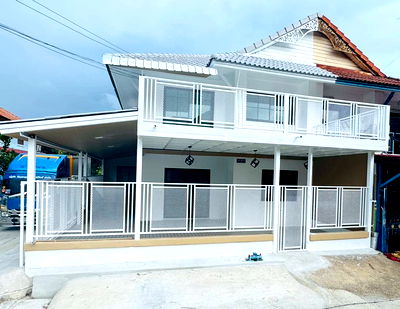 ทาวน์โฮม โลตัส โกเฟรช หมู่บ้านพฤกษา 3 : ทาวน์เฮ้าส์ 2 ชั้น #หมู่บ้านพฤกษา3 วัดลาดปลาดุก! หลังริม เนื้อที่ 24 ตร.วา มีพื้นที่ด้านข้าง! ฟังก์ชันใหญ่ 4 ห้องนอน 2 ห้องน้ำ ต่อเติมระเบียงหน้าบ้าน