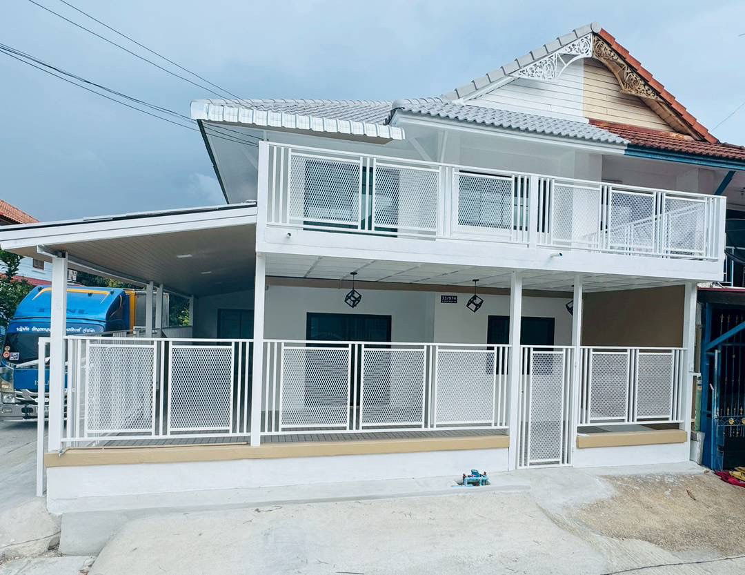 รูป ทาวน์เฮ้าส์ 2 ชั้น #หมู่บ้านพฤกษา3 วัดลาดปลาดุก! หลังริม เนื้อที่ 24 ตร.วา มีพื้นที่ด้านข้าง! ฟังก์ชันใหญ่ 4 ห้องนอน 2 ห้องน้ำ ต่อเติมระเบียงหน้าบ้าน - รูปที่ 1/20