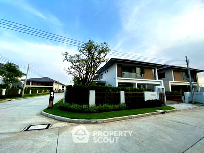 Houses for sale Big C Foodplace Sukhaphiban 5 : 5-BR House at Setthasiri Phahol-Watcharapol in Tha Raeng (ID 1378804)