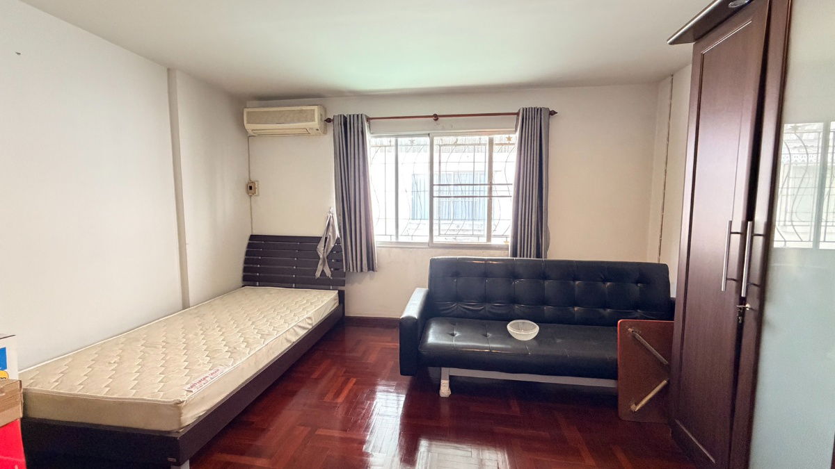 รูป ✨ พร้อมขาย ! ขายทาวน์โฮม 3 ชั้น — Supalai Ville รัชดาภิเษก 32 ทำเลใจกลางเมือง เดินทางสะดวก ใกล้ ม.ราชภัฏจันทรเกษม / ม.เกษตรศาสตร์ - รูปที่ 10/32